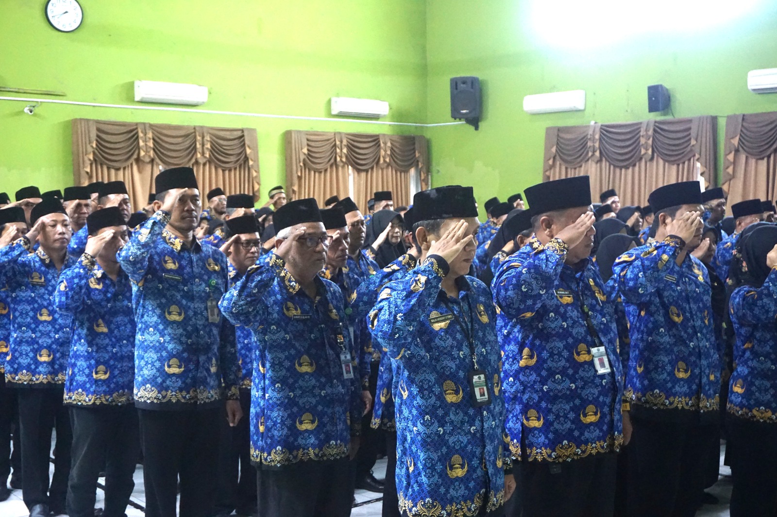 Upacara Peringatan Hari Sumpah Pemuda ke-97 Tahun 2025 di Kemenag Kota Semarang Berlangsung Khidmat Meski Diguyur Hujan
