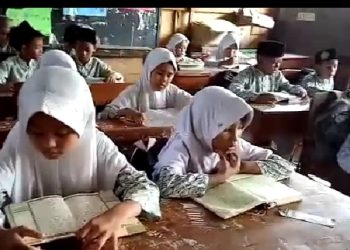Madrasah Mengajarkan Alquran Sejak Dini melalui Rutinitas Tadarus Harian