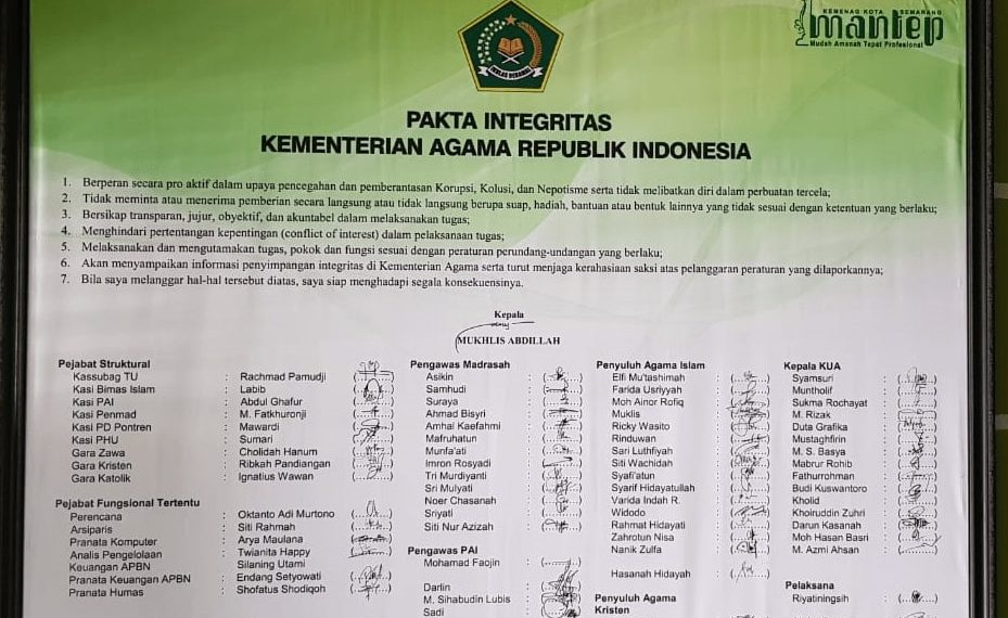 Penandatangan Pakta Integritas oleh ASN Kantor Kementerian Agama Kota Semarang