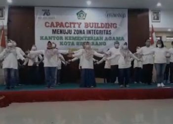 Tampilan Perdana Tim Yel-Yel Kankemenag Kota Semarang pada Acara Capacity Building