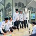 Kakankemenag Kota Semarang Lakukan Cek Ulang Arah Kiblat di Musala Kantor