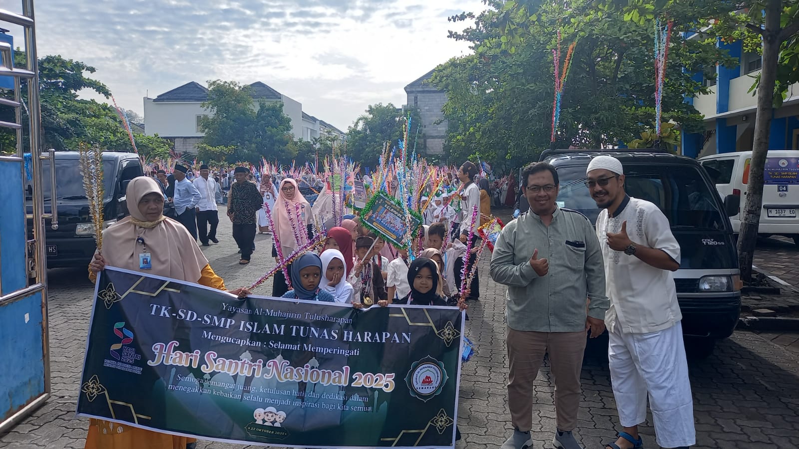 Karnaval dan Semangat Meneladani Santri